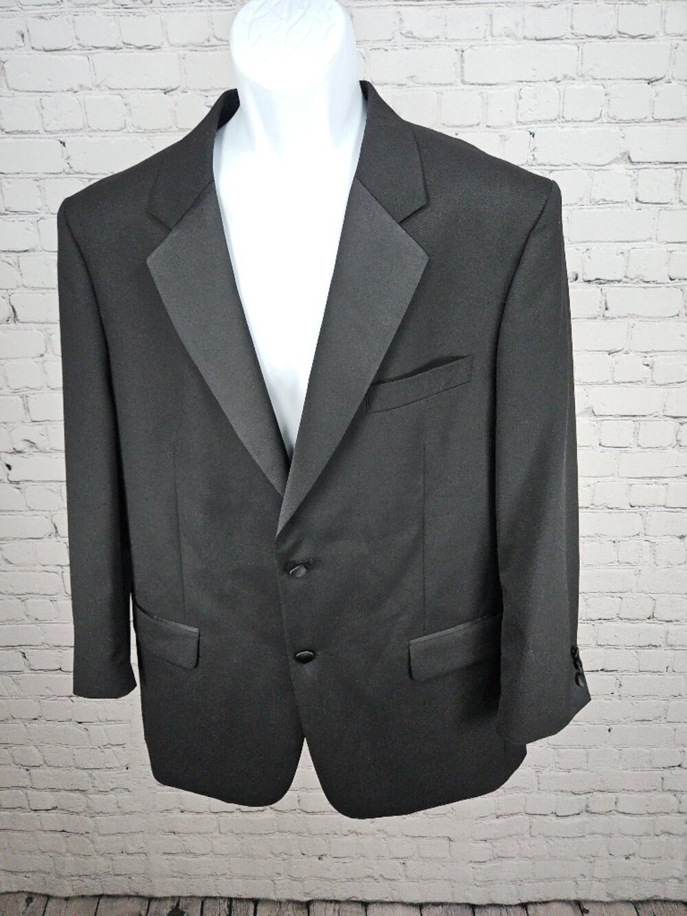 Jones New York Black 100% Wool Satin Notch 2 Button Tuxedo Jacket 42R
